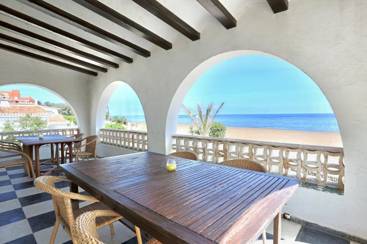 Urbanizacion El Oasis, 20 Villas En 1ª Linea Playa Дения Экстерьер фото