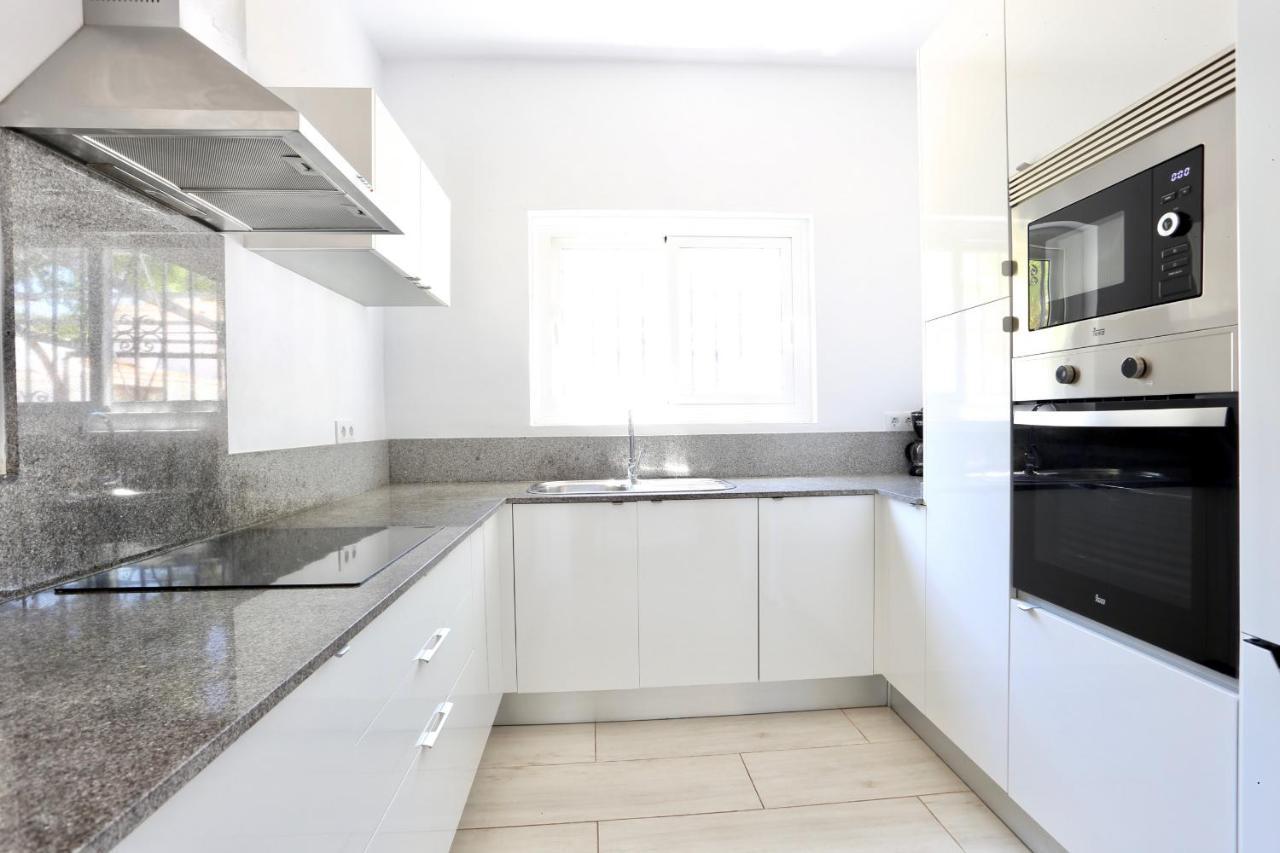 Urbanizacion El Oasis, 20 Villas En 1ª Linea Playa Дения Экстерьер фото