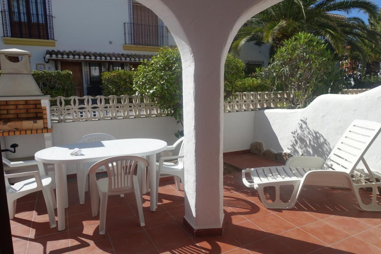Urbanizacion El Oasis, 20 Villas En 1ª Linea Playa Дения Экстерьер фото