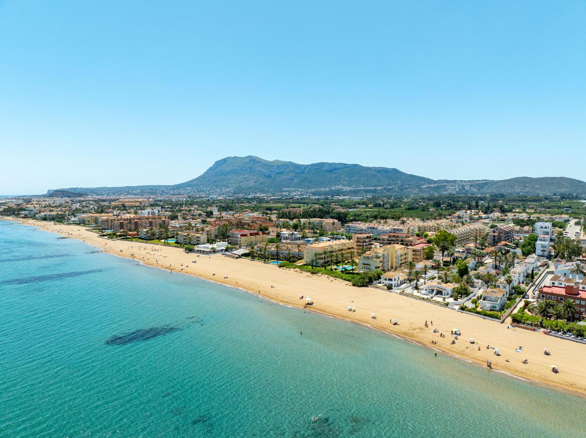 Urbanizacion El Oasis, 20 Villas En 1ª Linea Playa Дения Экстерьер фото